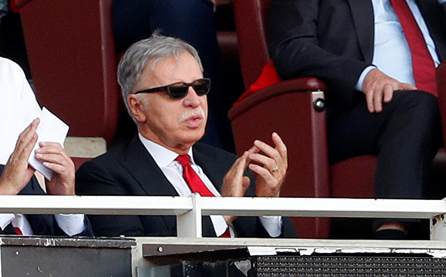 Stan Kroenke Arsenal'in tüm hisselerini almaya hazırlanıyor.