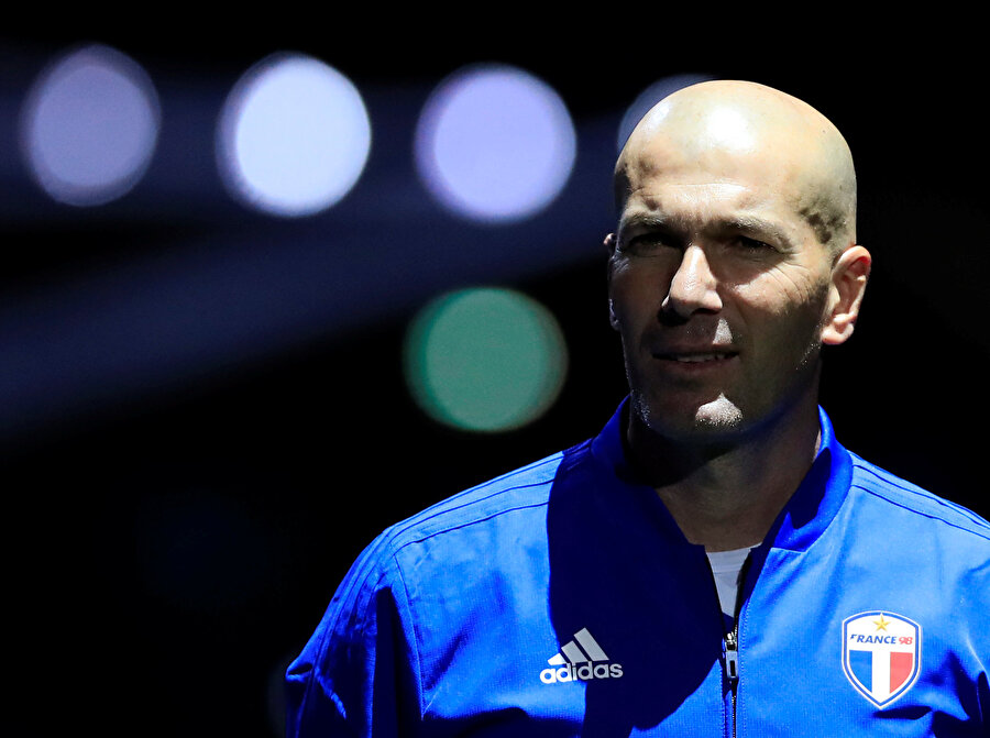 Zidane büyük başarılar kazandığı Real Madrid'i yeniden çalıştıracak.