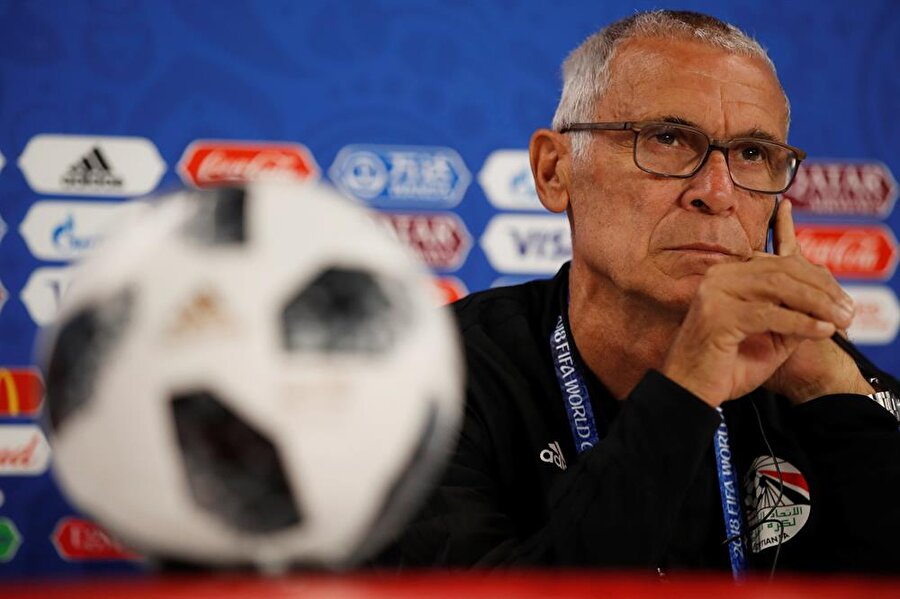 Mısır'da Hector Cuper ile yollar ayrıldı.
