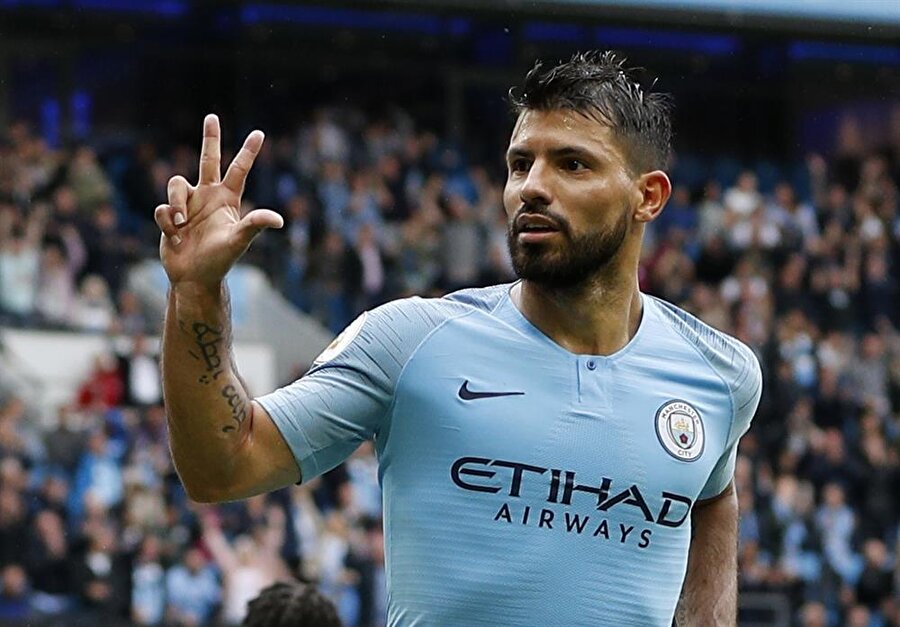 Agüero, Premier Lig 2018-2019 sezonunun ilk hat-trick'ini yapıyor.
