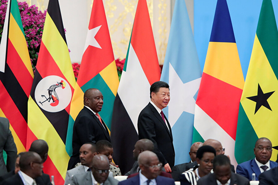 Çin Devlet Başkanı Xi Jinping ve Güney Afrika Devlet Başkanı Cyril Ramaphosa, Pekin'de düzenlenen bir konferans için bir araya gelmişti.