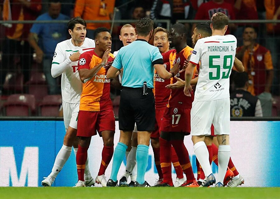 Galatasaraylı oyuncuların penaltı itirazları
