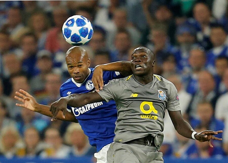 Vincent Aboubakar, Şampiyonlar Ligi'nde Schalke deplasmanında ikili mücadele giriyor.