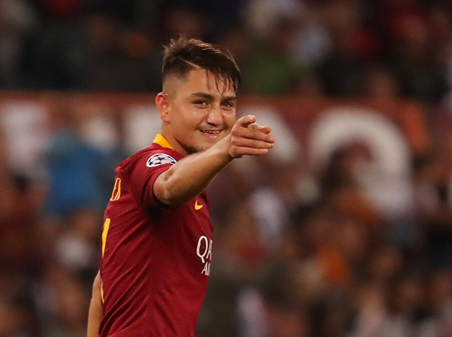 Cengiz Ünder, Viktoria Plzen'e attığı golün sevincini yaşıyor.