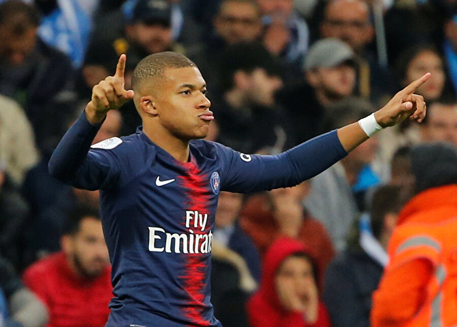 Mbappe, gol sonrası sevinç yaşarken.