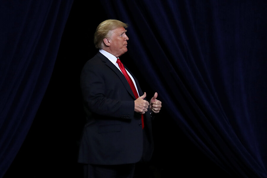 ABD Başkanı Donald Trump, yarın gerçekleşecek ara seçimler için çalışmalarını sürdürüyor.