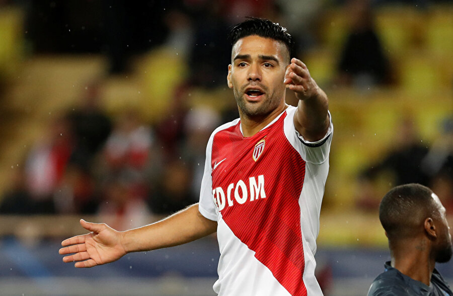 Falcao kötü günler geçiren Monaco'da bu sezon çıktığı 21 maçta 7 gole imzasını attı.