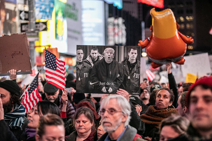 New York'ta yüz binlerce inan Trump'ın politikalarını protesto etti.