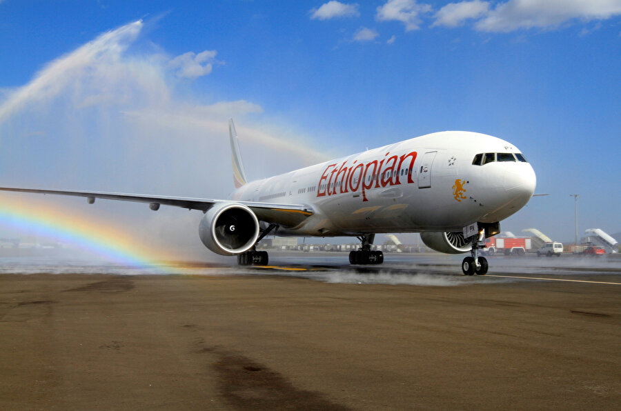 Etiyopya Havayolları'na ait Boeing 777-300ER tipi uçak