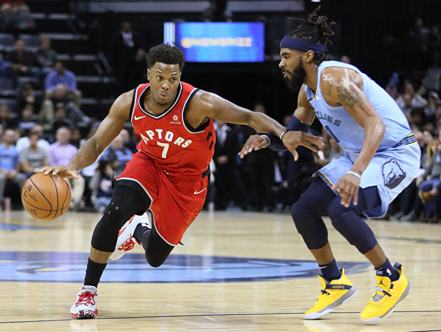 Kyle Lowry, içeri penetre ederken...