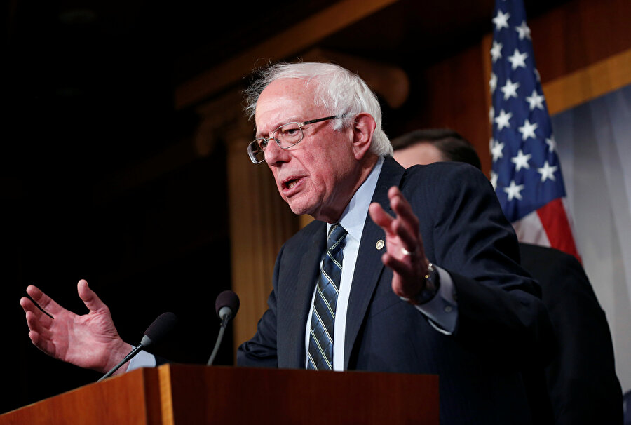 Bernie Sanders, 2016'da Demokratların başkanlık ön seçimlerinde eski Dışişleri Bakanı Hillary Clinton'ın rakibi olmuştu.