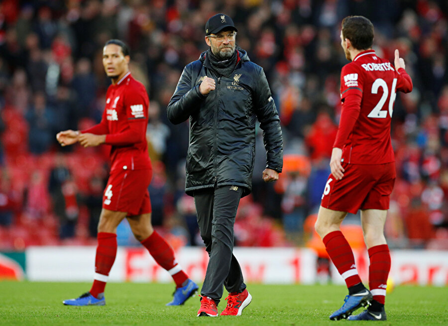 Liverpool cephesinin gol sevinci.