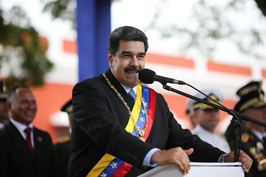 Venezuela Devlet Başkanı Nicolas Maduro, Simon Bolivar'ın bağımsızlık yolunda yaptığı "Angostura Konuşmasının 200'üncü yıl dönümü" törenlerinde konuştu.