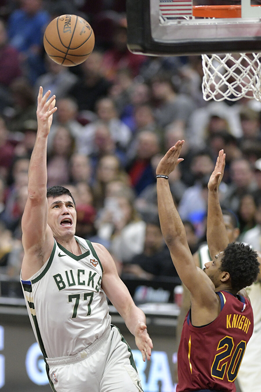NBA'de Ersan'ın takımı ile Cedi Osman'ın takımı karşı karşıya geldi.