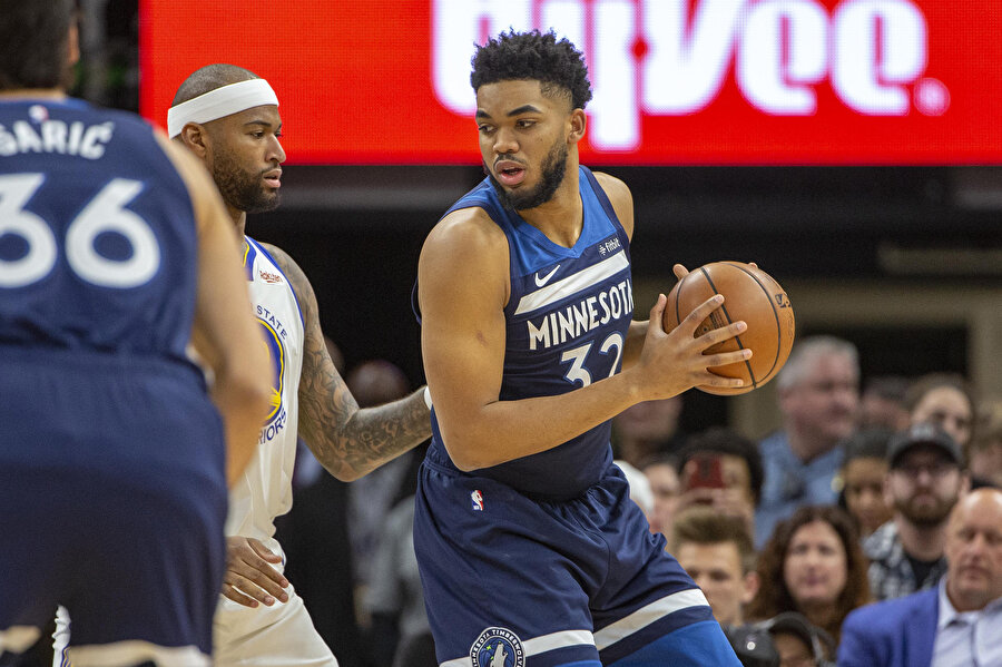 Towns'un son saniyede attığı basket galibiyeti getirdi.