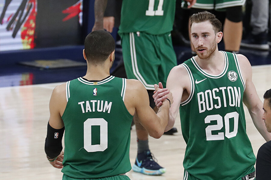 Boston Celtics, play-off'larda tur atlayan ilk takım oldu.