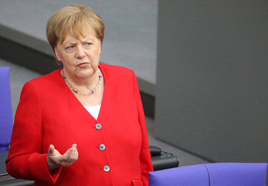 ALmanya Şansölyesi Angela Merkel titremesine ilişkin konuştu.