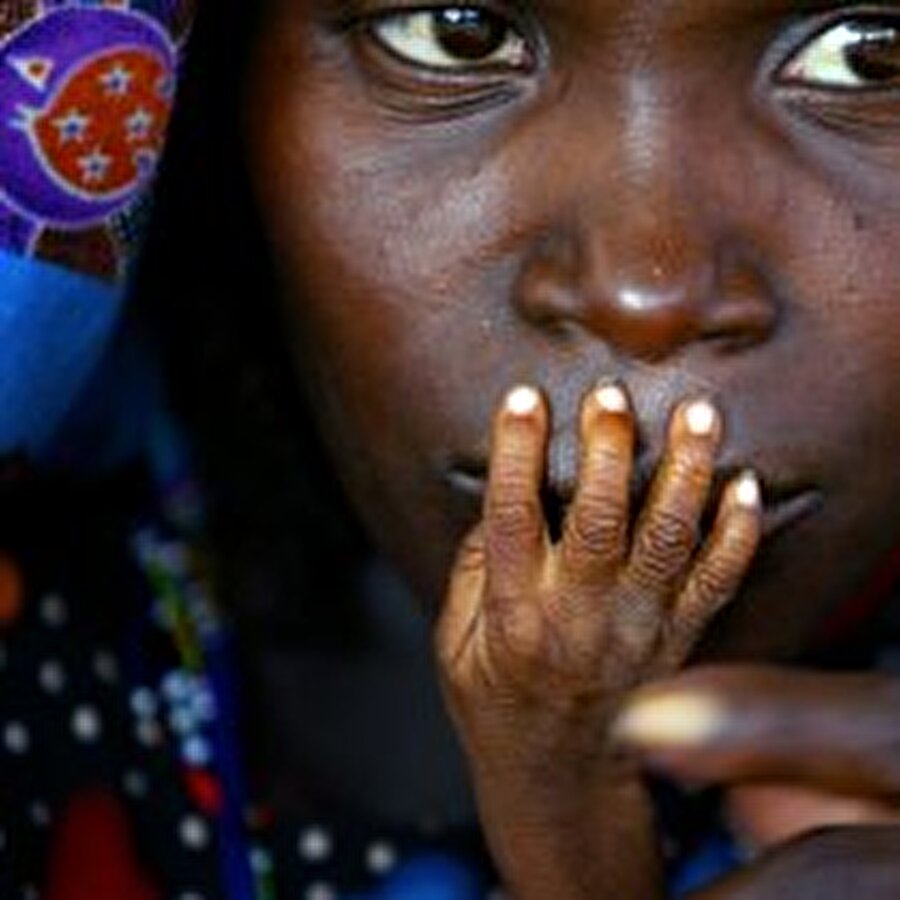 2005 Finbarr O'Reilly
Kanadalı fotoğrafçı O'Reilly, objektifini 1 Ağustos'ta Nijerya'da bir anneye yöneltti. Anne ve çocuğunun acil beslenme merkezindeki durumu her şeyi anlatıyordu...