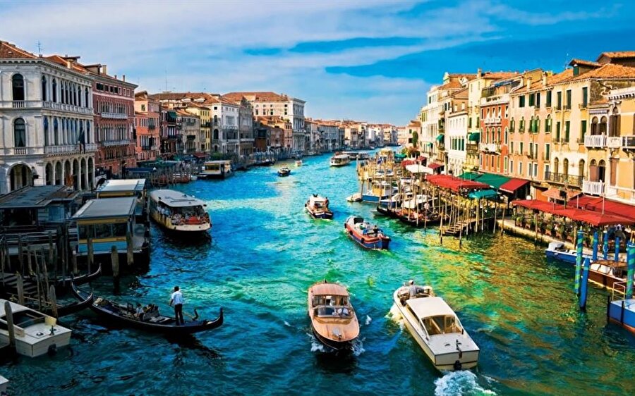 1 yılda iki defa Roma, Floransa, Venedik şehirlerini kapsayan İtalya seyahati yapabilirsiniz…​

                                    
                                    
                                
                                