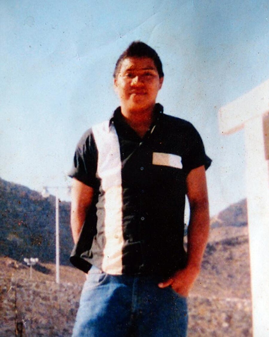 Alvarenga 3 yıl sonra 1 milyon dolarlık dava ile karşı karşıya, suçlaması ne mi? “Yamyamlık!” 22 yaşındaki Cordoba'nın ailesi, 36 yaşındaki Alvarenga'nın oğullarının bedenini yiyerek hayatta kaldığını iddia ederek Alvarenga'dan davacı oldu. Aile, 1 milyon dolar talep ediyor.
Ezekiel Cordoba