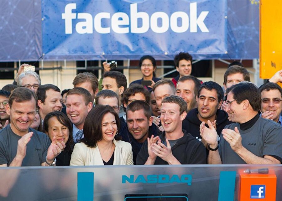 Halka arz 

                                    
                                    
                                    
                                    
                                    
                                    
                                    Facebook 22 Mayıs 2012'de 5 milyar dolar ile halka arz edildi.
                                
                                
                                
                                
                                
                                
                                