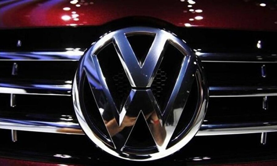 Volkswagen

                                    
                                    
                                    
                                    Volkswagen markasının logosundaki iki 'W' ise Wolfsburg şehrini simgelemektedir.
                                
                                
                                
                                