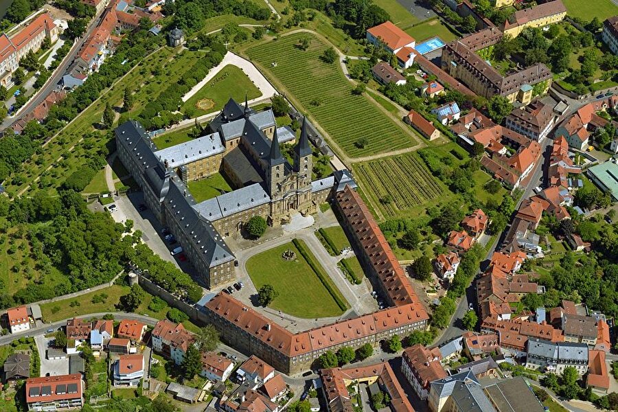 Bamberg, Freistaat Bayern'de Yukarı Franken'de yer alan küçük bir Alman kenti. 

                                    
                                    
                                    
                                
                                
                                