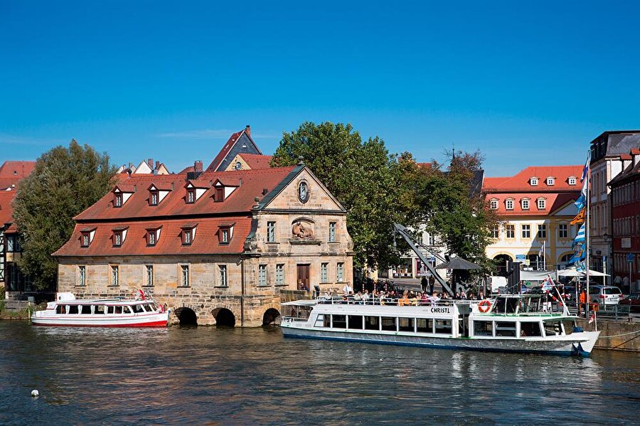 Bamberg, Orta Çağ yapısını en iyi koruyan şehirlenden biri olduğu için 1993 yılında UNESCO tarafından koruma altına alınmıştır. 

                                    
                                    
                                    
                                
                                
                                