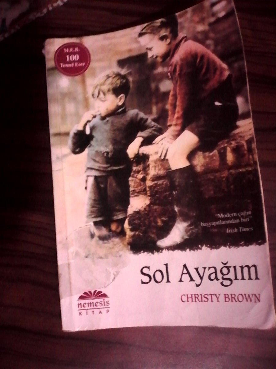 Sol ayağım
Christy Brown'un kendi hikayesini anlattığı kitaptır. Beyin felci geçiren İrlandalı yazarın hayat hikayesi ilk kez 1954 yılında yayınlandı. Kitapta yazar, engelli bir insanın istediğinde neler başarabileceğini anlatıyor. Kitapla aynı ismi taşıyan bir film de bulunuyor.