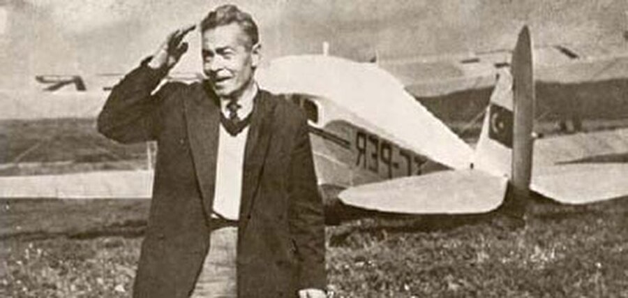 
                                    1954 yılında ilk sivil havacılık şirketimiz olan Hürkuş Havacılık şirketini kurdu. Türk Hava Yolları'ndan aldığı 8 adet uçakla THY'nin uçmadığı noktalara uçarak havayolu kargoculuğunu başlatmak istedi. Fakat aldığı uçaklar sabote edilince uçuşlarını gerçekleştiremedi. Hürkuş, hayatının son dönemlerinde oldukça sıkıntı çekti. Borçlandırılan ve uçamayacak duruma getirilen uçaklarının üzerine vatana hizmet ettiği için kendisine verilen maaşa bile haciz kondu. Ankara'da anılarını yazdığı esnada, beyin kanaması geçirdi ve Apollo 11'in aya basmak için yola çıktığı gün hayata veda etti. 
                                