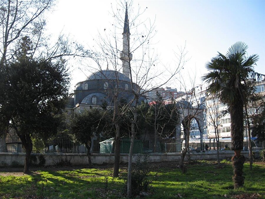 Molla Çelebi Camii 

                                    
                                    
                                    Molla Çelebi Camii, İstanbul'un Fındıklı semtindedir. 1589 yılında Kadı Molla Çelebi tarafından yaptırılmıştır. Külliye günümüze ulaşmamıştır.
                                
                                
                                