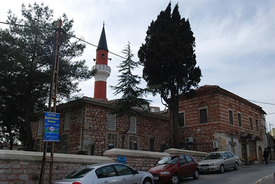 Nişancı Paşa Çelebi Camii 

                                    
                                    
                                    Nişancı Mehmet Paşa Camii, İstanbul Karagümrük'tedir. 1584-1588 yılları arasında yapılan caminin Mimar Sinan'ın eseri olduğu Evliya Çelebi'nin seyahatnamesinde yer alır. 
                                
                                
                                