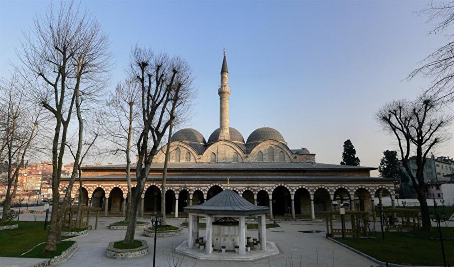 Piyale Paşa Camii 

                                    
                                    
                                    İstanbul Kasımpaşa'da yer alan Piyale Paşa Camii, Mimar Sinan'ın eserlerinden. Mihrap çinileri sanat eseri olan cami, dikdörtgen plandadır.
                                
                                
                                