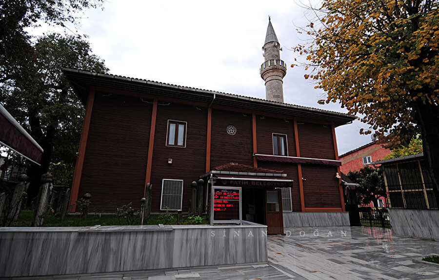 Hürrem Çavuş Camii

                                    
                                    
                                    Hürrem Çavuş Camii, Fatih'te bulunuyor. 1560 yılında yapılan cami, 1844,1901 ve 2000 yıllarında tadilat yaşamıştır. Caminin okul ve çeşmesi de vardır.
                                
                                
                                