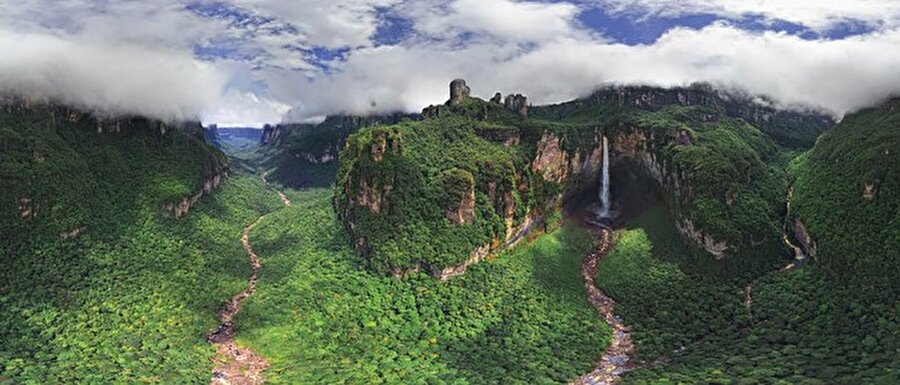 Venezuela-Churun-meru

                                    
                                    Sizde başka ülkelere kanat açmak istiyorsanız http://www.airpano.com/ linkinden istediğiniz ülkeyi ziyaret edebilirsiniz...
                                
                                