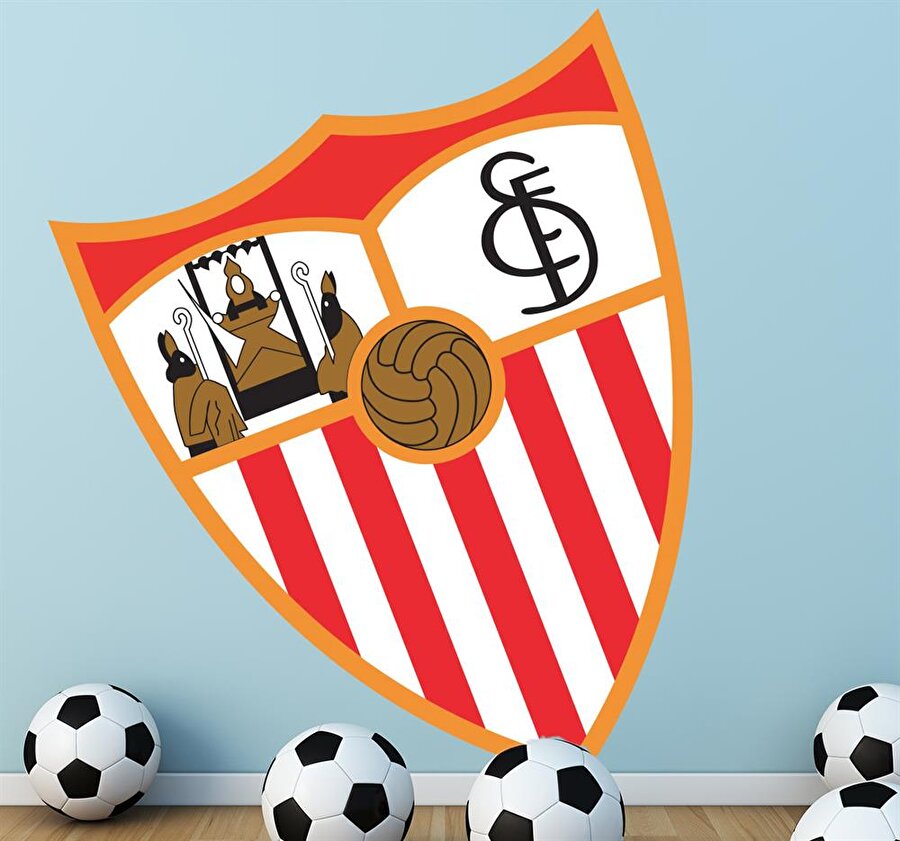 Sevilla
1905 yılında kurulan İspanyol kulübü Sevilla'nın arması 1922'de tasarlandı. Logoda futbol topu ve kulüp renklerinin yanı sıra, Sevilla kentinin tarihteki koruyucu azizleri olarak kabul edilen Saint Isidoro, Saint Fernando ve Saint Leandro'nun figürleri yer alıyor. 