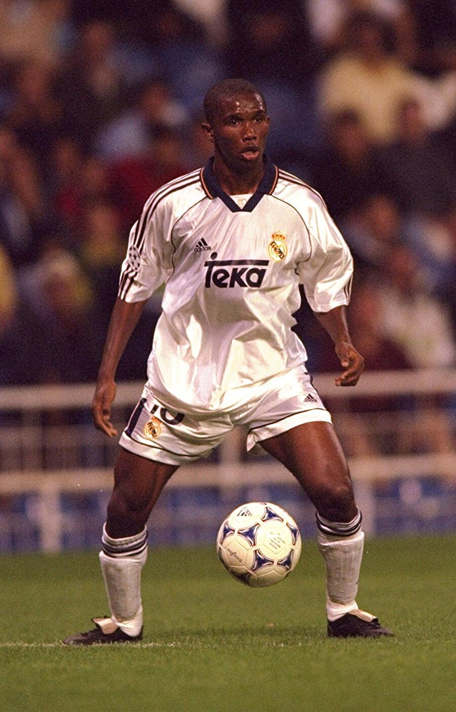Dikkat çekmeye başladı
İspanyol devinin rezerv takımı olan Real Madrid Castilla'da sergilediği başarılı performansla dikkat çeken Eto'o, 1998-1999 sezonunda Real Madrid'e geçti.