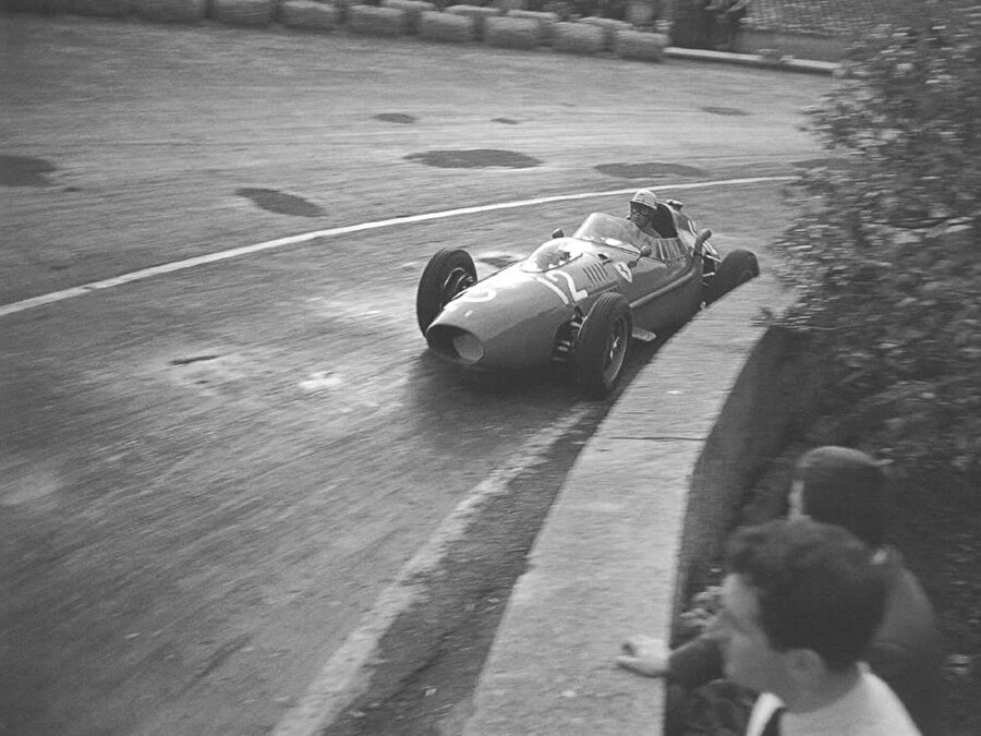 İlk şampiyona 1950’de yapıldı
İlk dünya şampiyonası 1950 yılında İngiltere'nin Silverstone pistinde yapıldı. 