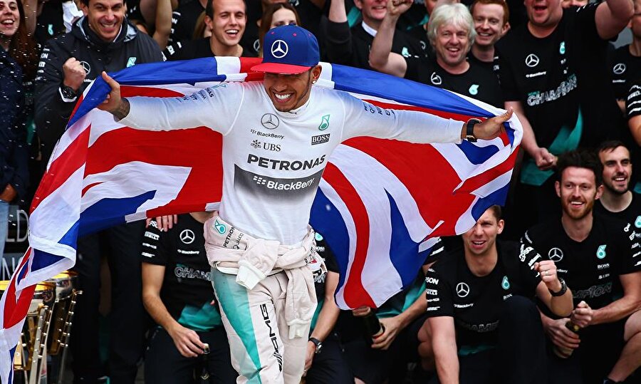 Son şampiyon Hamilton
2015 yılında gerçekleştirilen şampiyonada kupayı Lewis Hamilton kaldırdı. Büyük Britanyalı pilot, 2016 Formula 1 Dünya Şampiyonası'nda da en iddialı isim. 