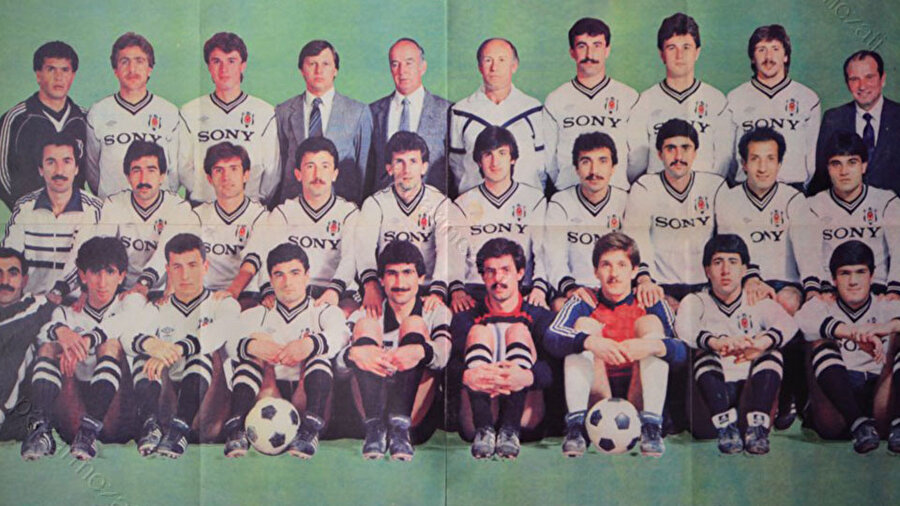 1985- 1986

                                    
                                    
Beşiktaş, 1985-1986 sezonunda ligi Galatasaray'la birlikte 56 puanla tamamladı. Averajı daha iyi olan Kara Kartal, şampiyonluk turu atan taraf oldu. Stankoviç'in çalıştırdığı Beşiktaş'ın kadrosu; Zafer Öğer, Adem İbrahimoğlu, Samet Aybaba, Gökhan Keskin, Ulvi Güveneroğlu, Kadir Akbulut, Hüsamettin Gökçen, Tekin Aslıhan, Haluk Serenli, Rıza Çalımbay, Metin Tekin, Sinan Engin, Ziya Doğan, Tevfik Saygılı, Mirsad Kovacevic, Ali Gültiken, Fikret Demirer, Feyyaz Uçar, Necdet Ergün, Bora Öztürk, Haluk Duranoğlu, Selahattin Meral.
                                
                                