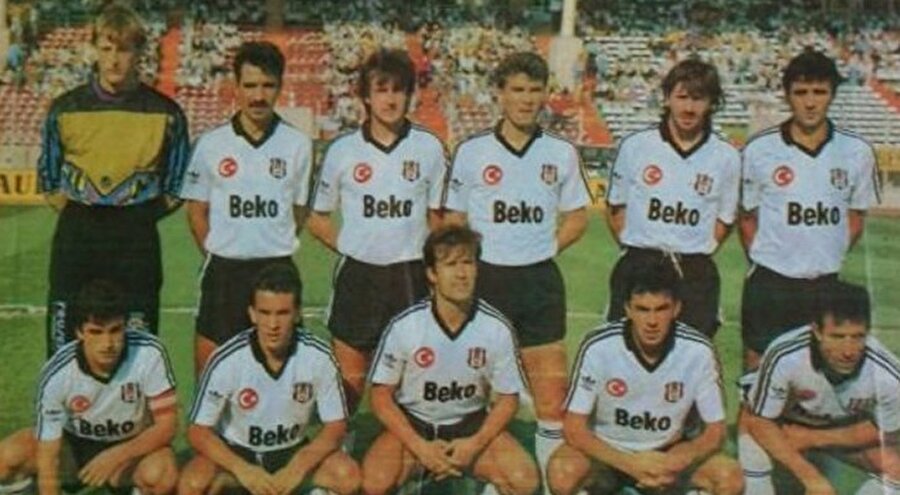 1991-1992

                                    
                                    Beşiktaş, en yakın rakibi Fenerbahçe'ye bu kez 5 puan fark atarak şampiyon oldu. 76 puanla şampiyon olan Beşiktaş, üç sezon üst üste şampiyonluk yaşayarak adını tarihe yazdırdı. Efsane kadro; Jaroslaw Bako, Metin Akçevre, Kadir Akbulut, Gökhan Keskin, Recep Çetin, Ulvi Güveneroğlu, Hamit Yüksel, Şenol Fidan, Mutlu Topçu, Rıza Çalımbay, Mehmet Özdilek, Turan Uzun, Zeki Önatlı, Metin Tekin, Sergen Yalçın, Adam Zejer, Seyit Özbalkan, Feyyaz Uçar, Ali Gültiken.

  

                                
                                