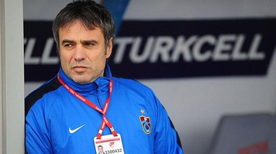Otoriter bir çalıştırıcı
Yanal'la çalışan futbolcular ise hocalarını hem sevecen hem de otoriter olarak tanımlıyor.