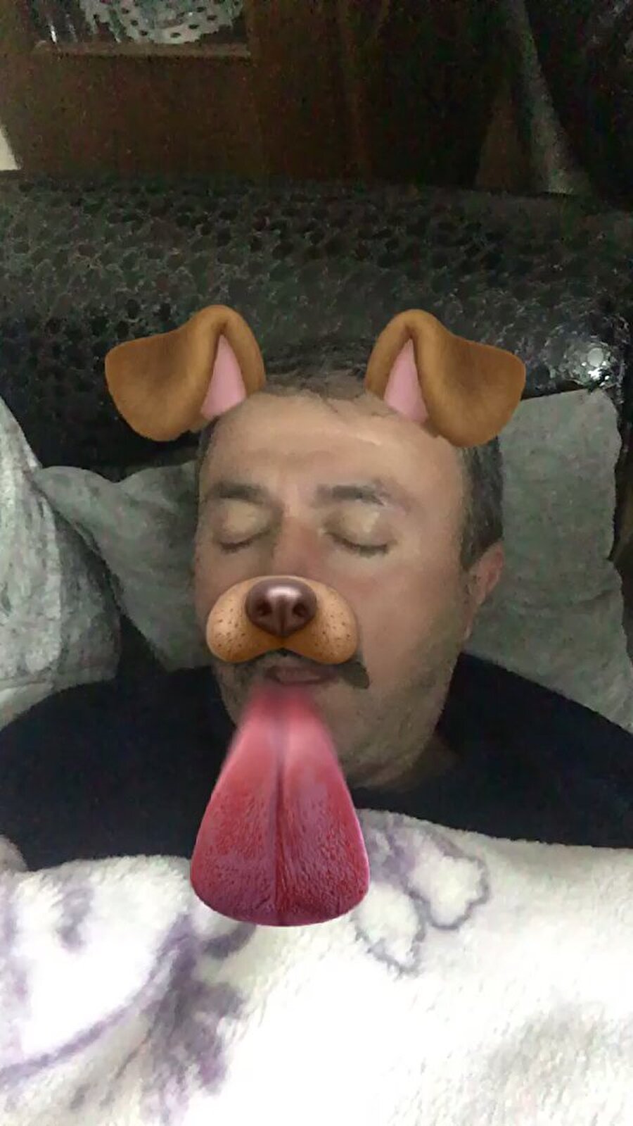 Snapchat filtre kurbanı bir baba...

                                    
                                    
                                    
                                    
                                
                                
                                
                                