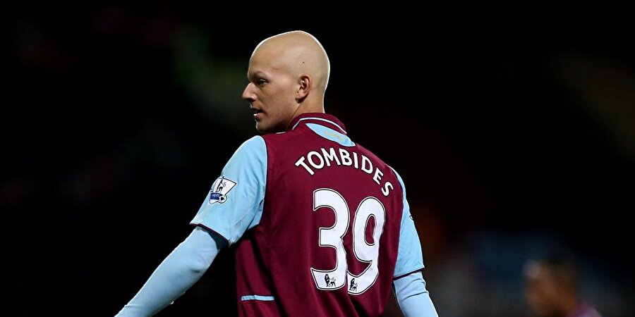 Dylan Tombides
West Ham United'ın 20 yaşındaki futbolcusu Dylan Tombides 18 Nisan 2014'te vefat etti. 2011'de testis kanseri olduğu belirlenen Tombides, tedavi sürecinin ardından 2012'de sahalara döndü. 25 Eylül 2012'de West Ham United'ın Lig Kupası 3. Tur maçında Wigan Athletic"e 4-1 mağlup olduğu maçta forma giyen Avustralyalı futbolcu birkaç ay sonra yaşamını yitirdi. İngiliz kulübü, genç oyuncusunun formasını ise müzeye kaldırdı.