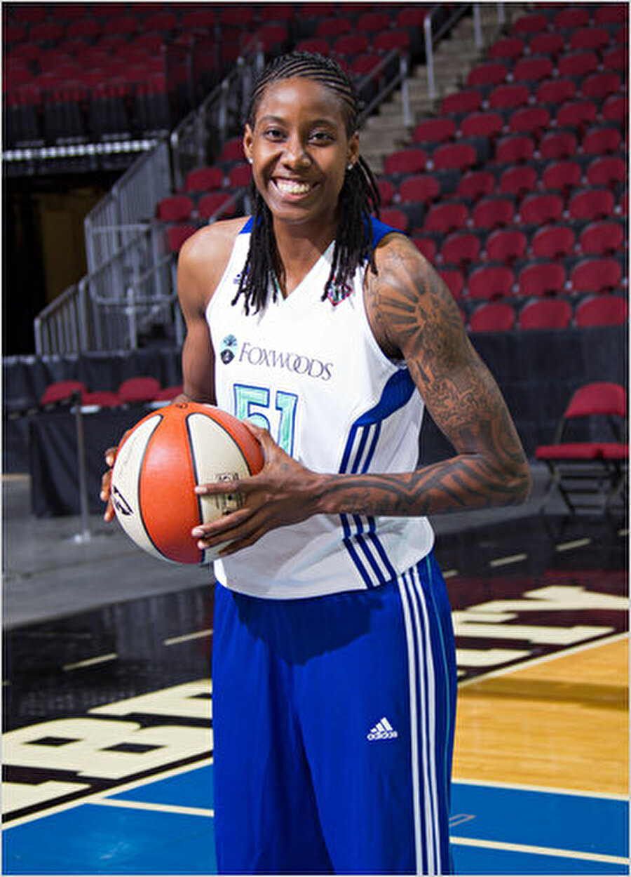 Jessica Breland
1988 doğumlu WNBA oyuncusu Jessica Breland, kötü haberi 2009'da aldı. Lenf kanseri tedavisi gören Breland 2010'da basketbola geri döndü.