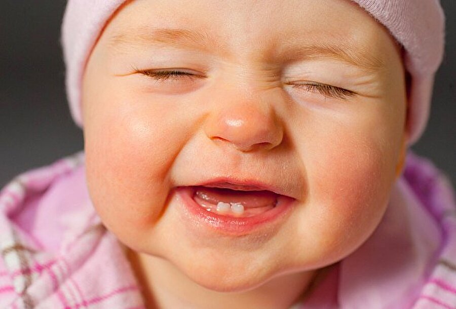 Her 2000 bebekten biri dişli doğar.

                                    Bunun sebebi hamilelik sırasında alınan kalsiyum oranına bağlıdır.
                                
