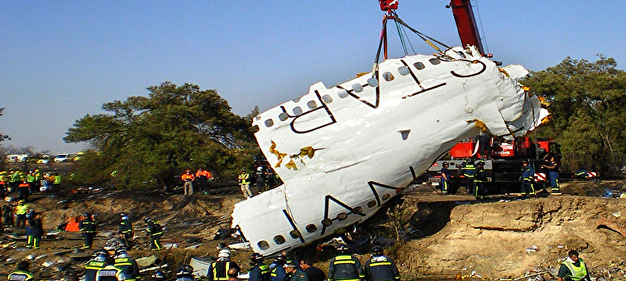 Spanair Havayolları, 5022 No'lu uçuş
20 Ağustos 2008'de İspanyol Havayolları şirketi Spanair'e ait bir uçak, Madrid havalimanından kalkışı sırasında 200 metre yükseklikte düştü, 154 kişi öldü öldü 19 kişi yaralandı. Kazaya uçağın yanan motorlarından biri sebep oldu. 
