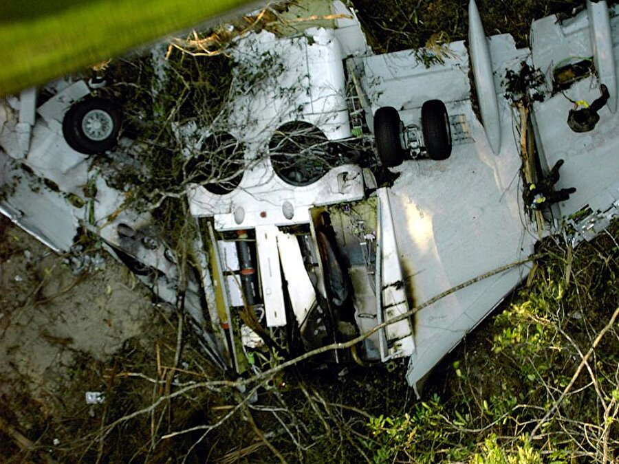 Gol Transportes Aereos Havayolları, 1907 No'lu uçuş

29 Eylül 2006'da Brezilya hava yolu şirketi GOL'a ait bir Boeing 737 bir özel jet ile çarpıştı. Uçak havada parçalandı ve Amazon ormanlarına düştü, 155 kişi öldü. Çarpıştıkları jettki 7 kişi ise yara almadan yere indi. 
