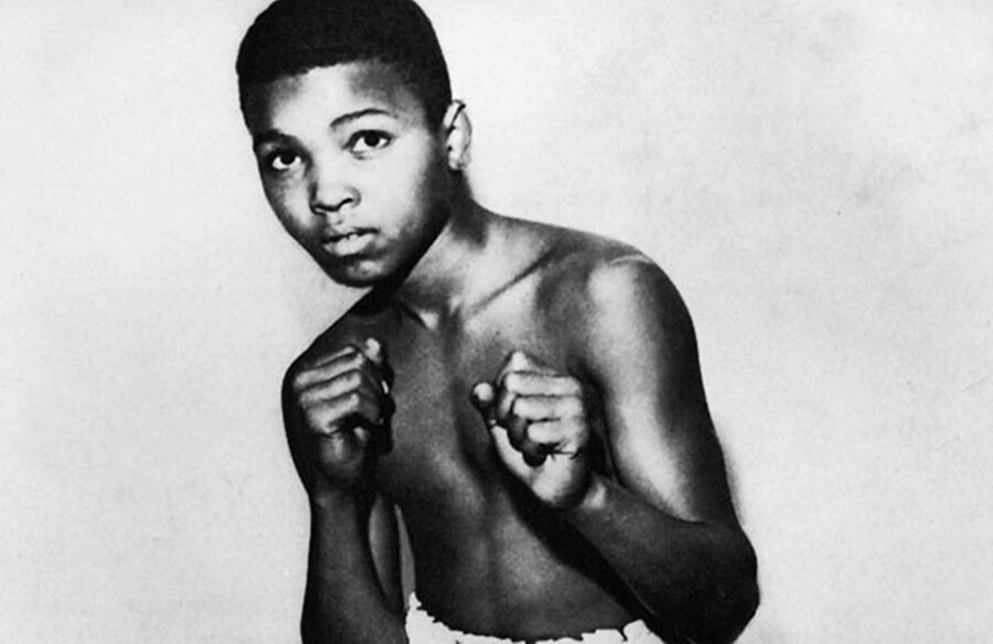 12 yaşında boksla tanıştı

                                    
                                    
                                    
                                    Afro-Amerikan ve İrlanda kökenli olan Muhammed Ali, 12 yaşında boks ile tanıştı.
                                
                                
                                
                                