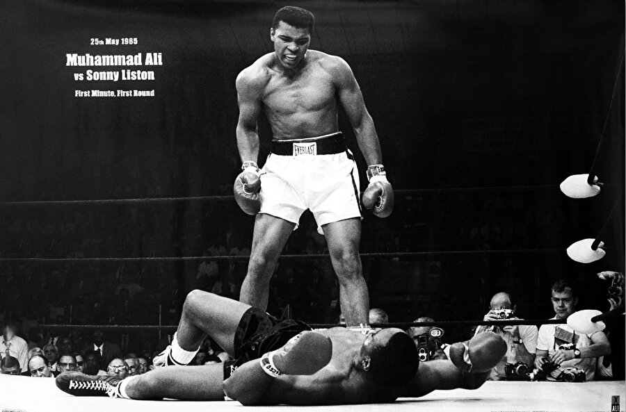 Dünya şampiyonu

                                    
                                    
                                    
                                    Muhammed Ali, 1964'te ünlü boksör Sonny Liston'u yendi ve dünya şampiyonu oldu.
                                
                                
                                
                                